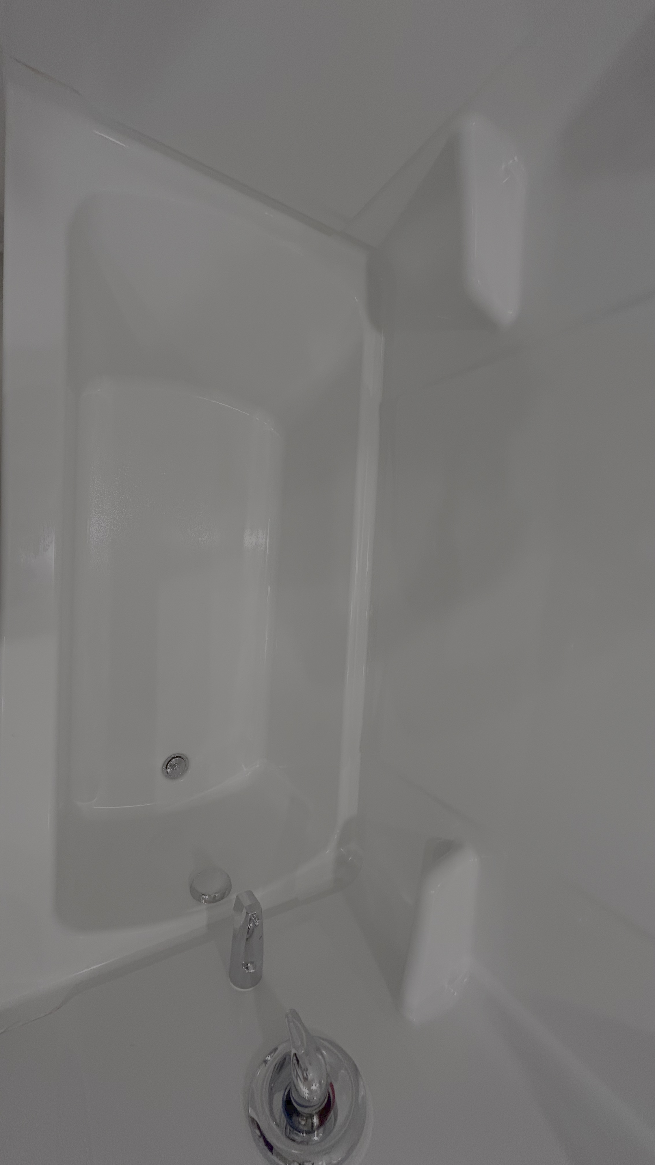 Bathtub after cleaning