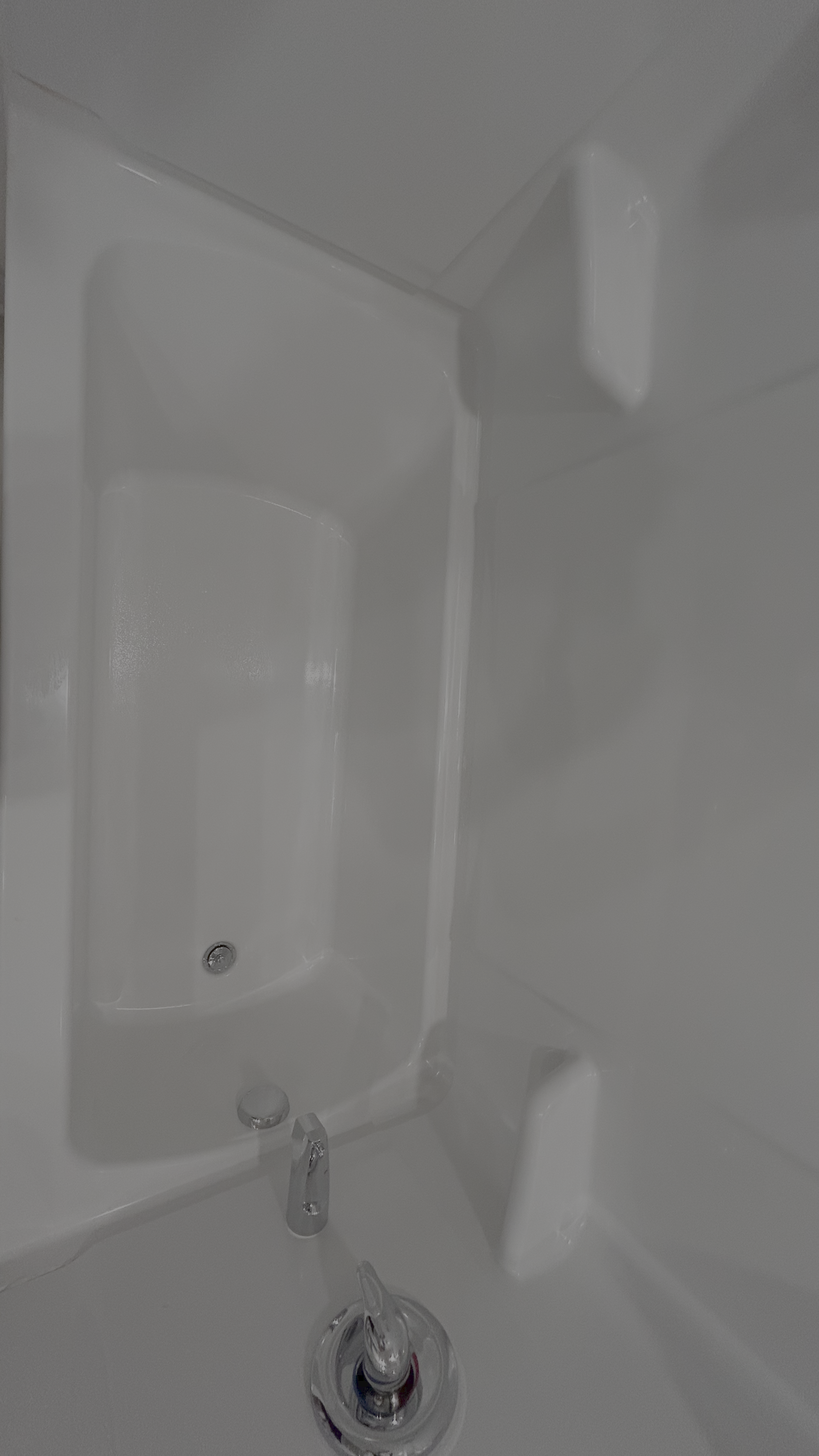 Bathtub after cleaning